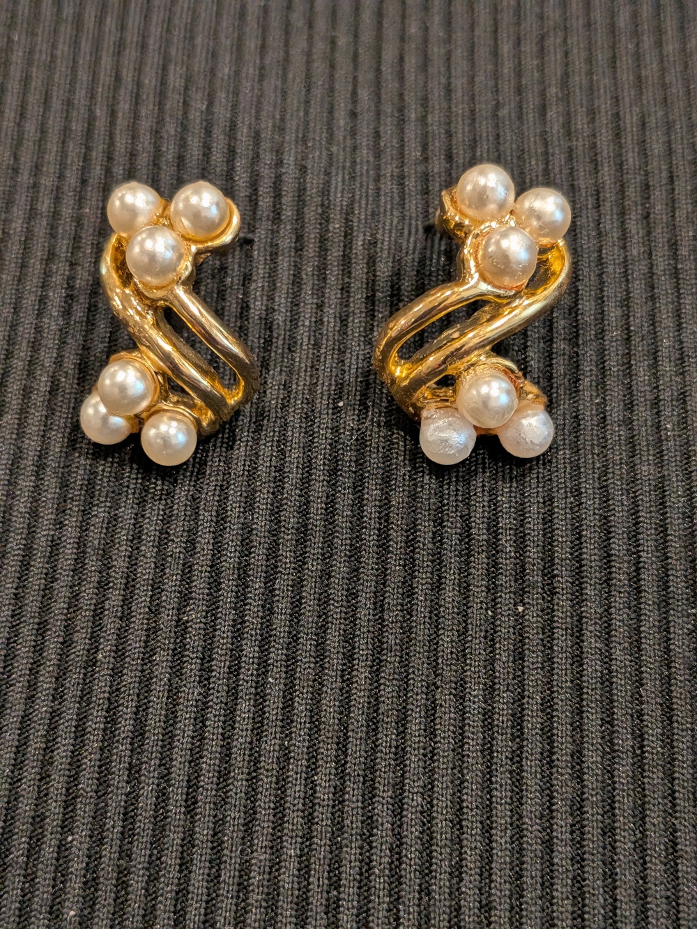 B#5: Vintage 2007s Gold-Tone Faux Pearl Earrings - Elegant Women's Jewelry